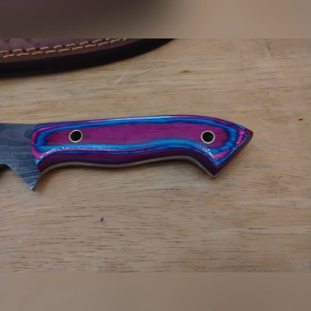 New Damascus steel blade men's hunting knife with sheath pink and blue - Picture 3 of 8